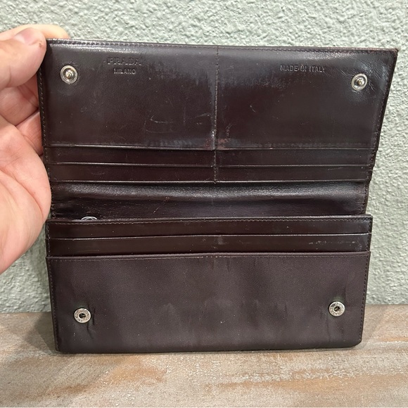 Authentic Vintage Women’s Prada Wallet - Picture 8 of 15